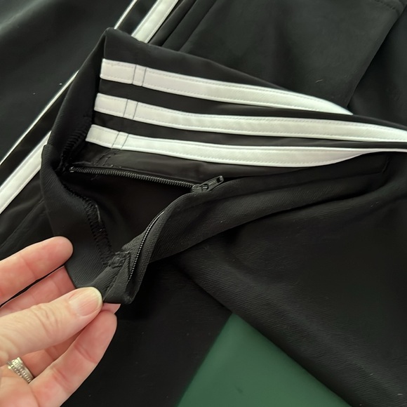 Adidas women’s leggings zip ankle - size medium - Picture 3 of 6